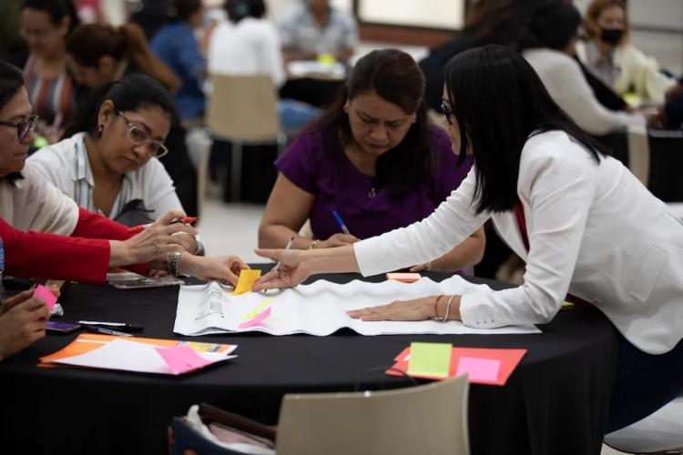 Mujeres empresarias realizan actividades del canal empresarias de Ciudad del Saber